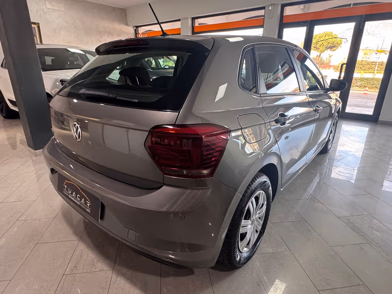 Volkswagen Polo - 5