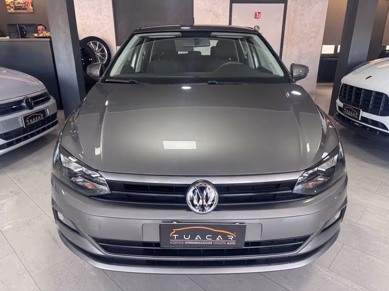 Volkswagen Polo - 2