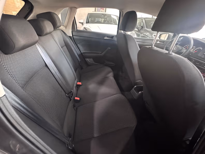 Volkswagen Polo - 12