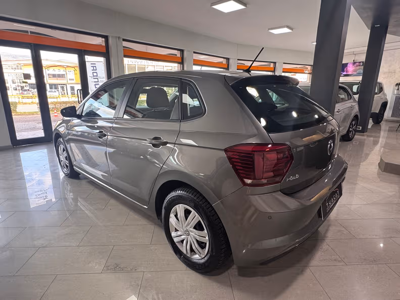 Volkswagen Polo - 4