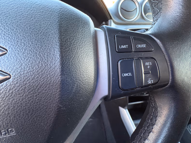 Suzuki Vitara / e Vitara - 18