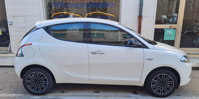 Lancia Ypsilon - 25