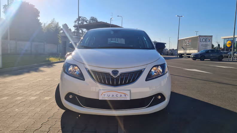 Lancia Ypsilon - 2