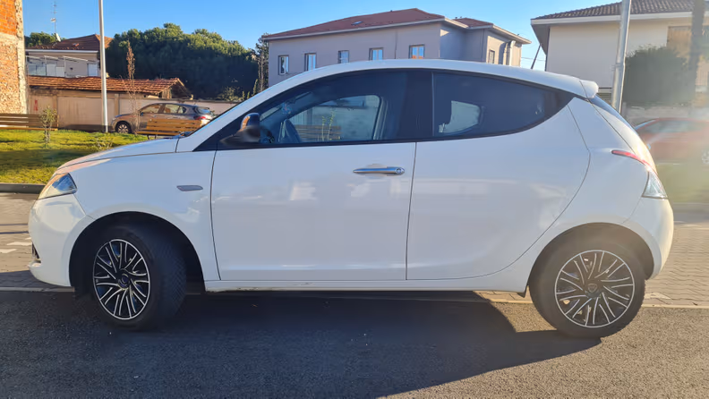 Lancia Ypsilon - 8
