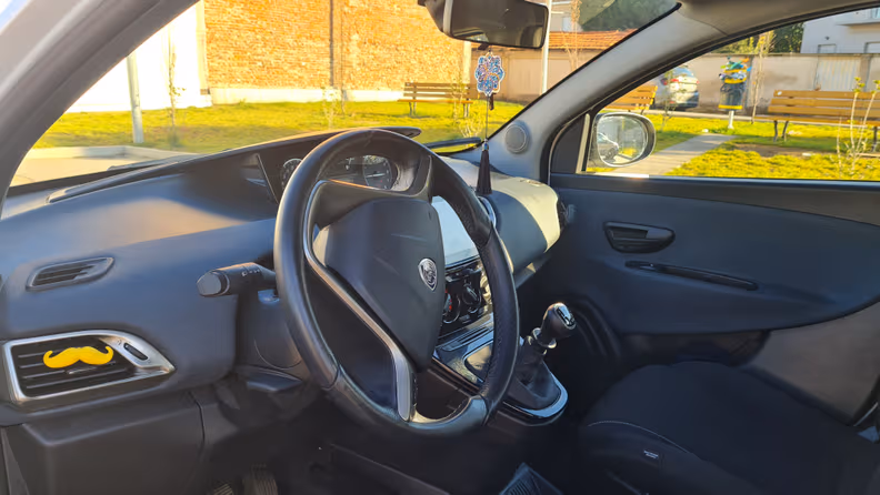 Lancia Ypsilon - 11
