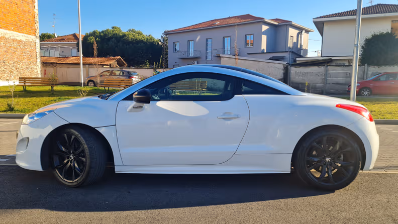 Peugeot RCZ - 8