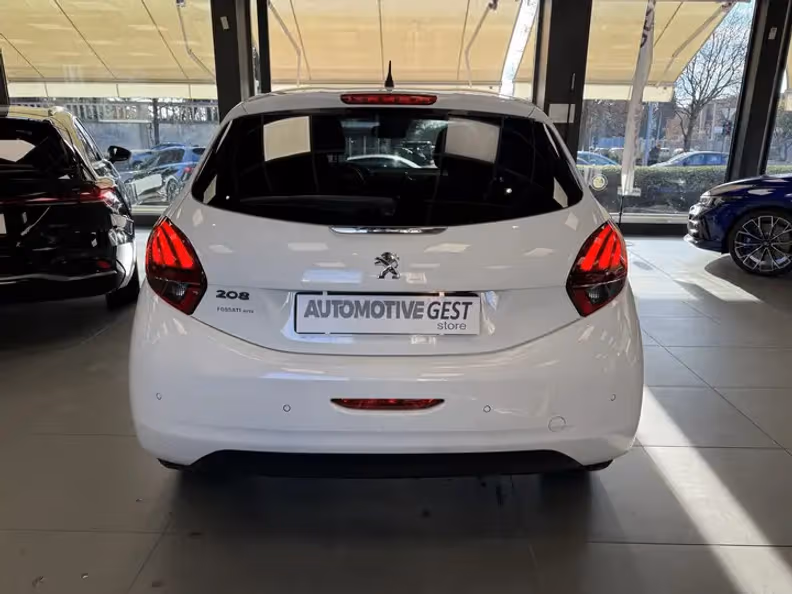 Peugeot 208 - 3