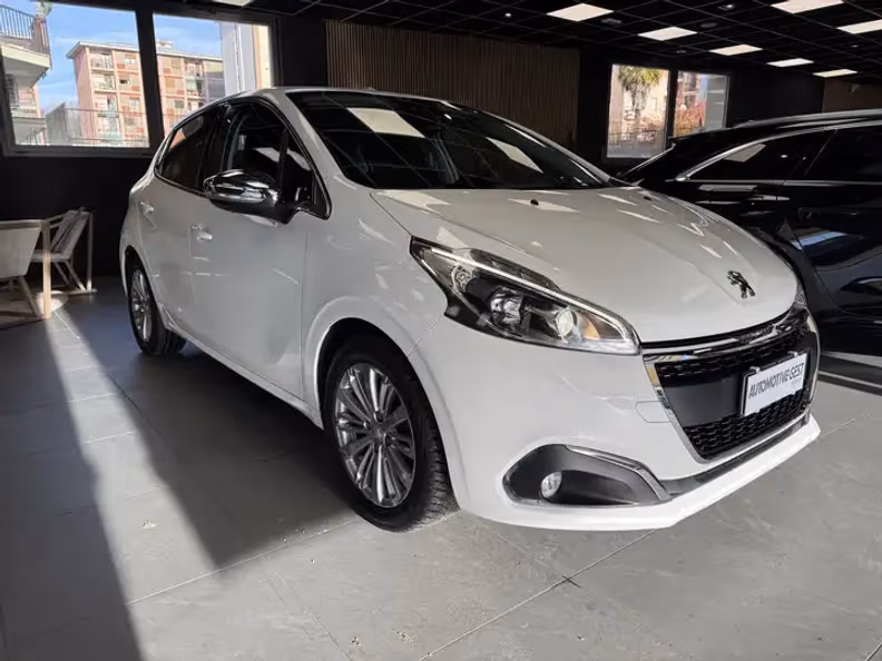 Peugeot 208 - 6