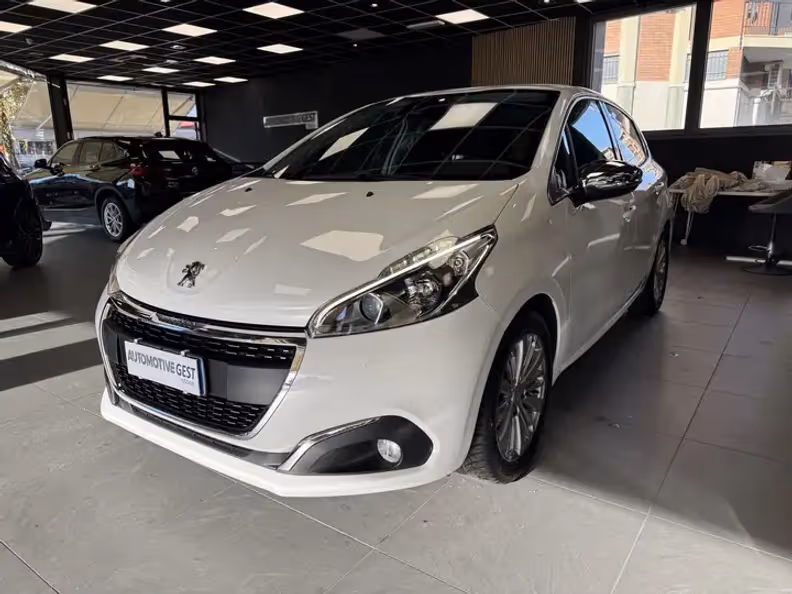 Peugeot 208 - 1