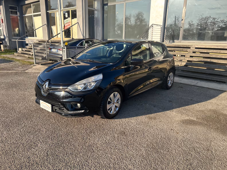 Renault Clio - 1