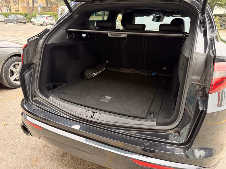 Alfa Romeo Stelvio - 30