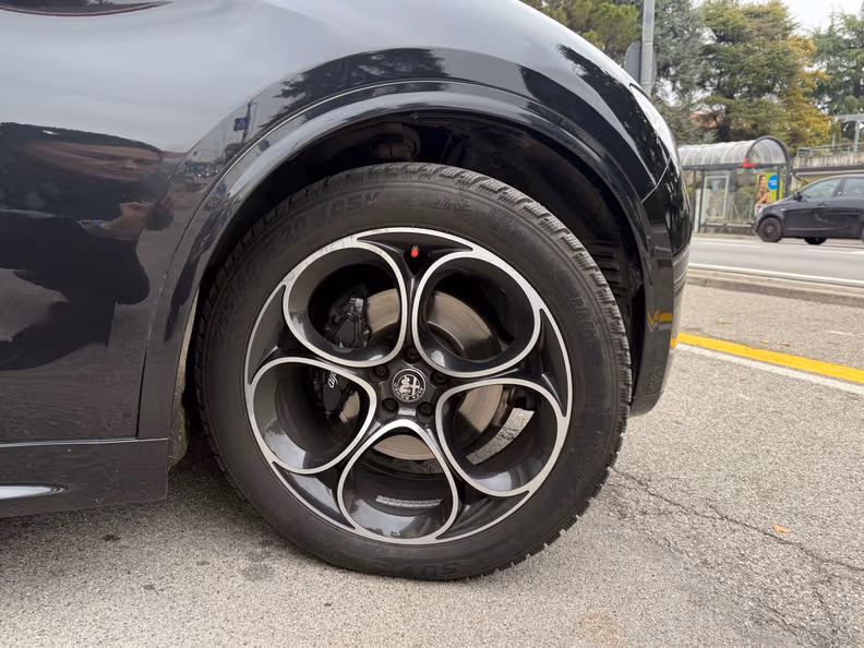 Alfa Romeo Stelvio - 23