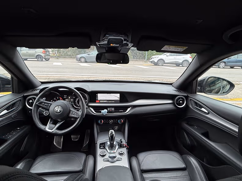 Alfa Romeo Stelvio - 14