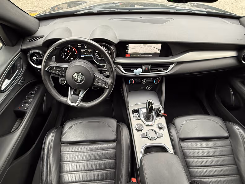 Alfa Romeo Stelvio - 17