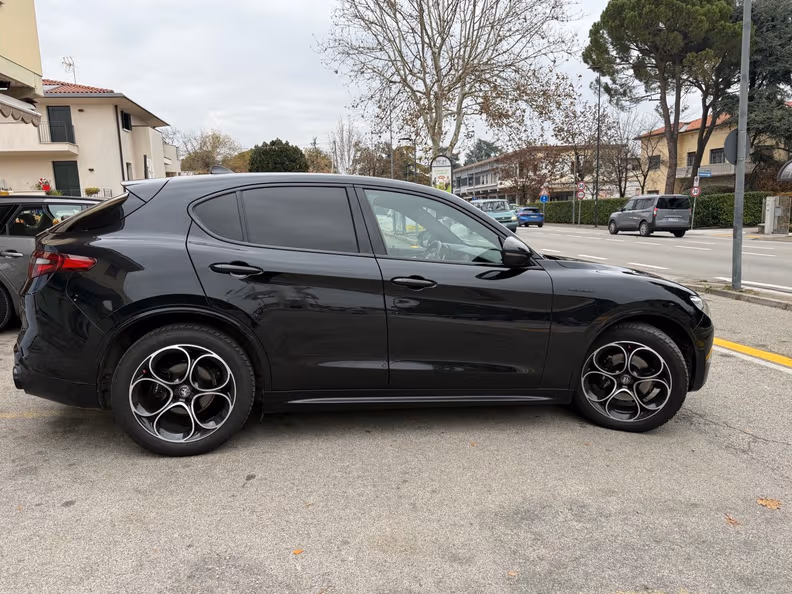 Alfa Romeo Stelvio - 6