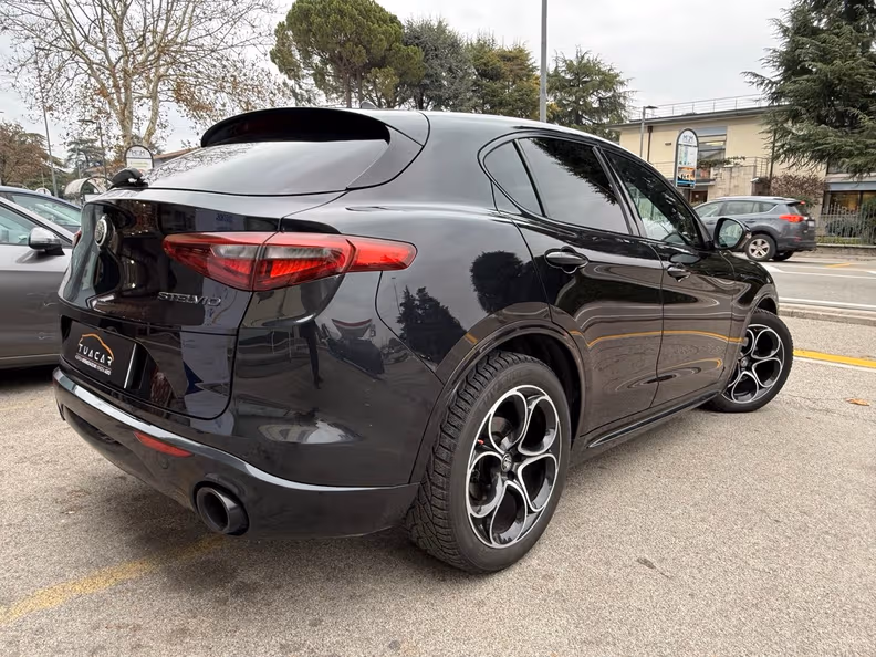 Alfa Romeo Stelvio - 7