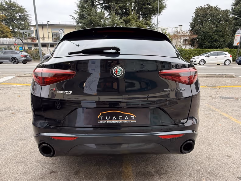 Alfa Romeo Stelvio - 8