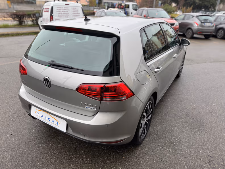 Volkswagen Golf - 5