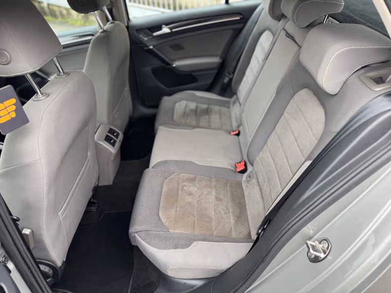 Volkswagen Golf - 23