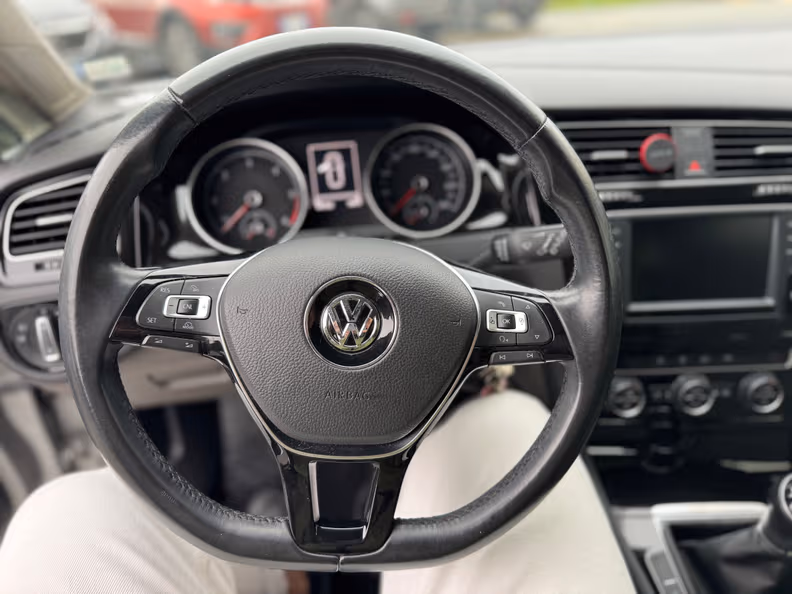 Volkswagen Golf - 13