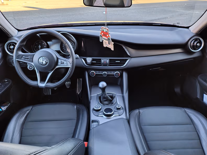 Alfa Romeo Giulia - 19