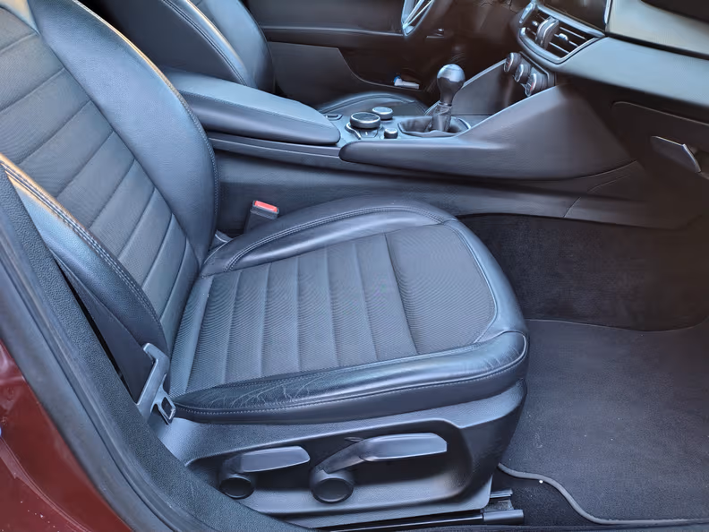 Alfa Romeo Giulia - 24