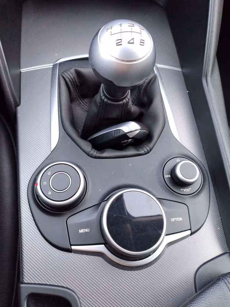 Alfa Romeo Giulia - 41