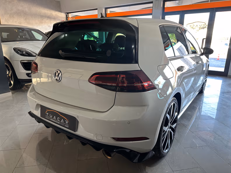 Volkswagen Golf - 5