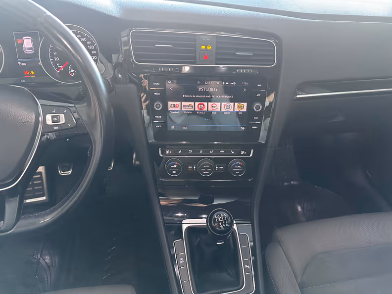 Volkswagen Golf - 10