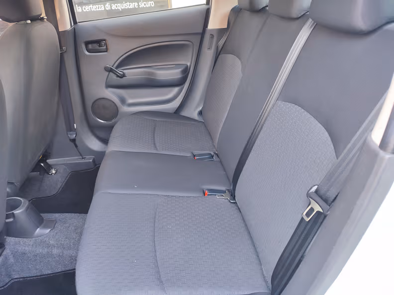 Mitsubishi Space Star - 10