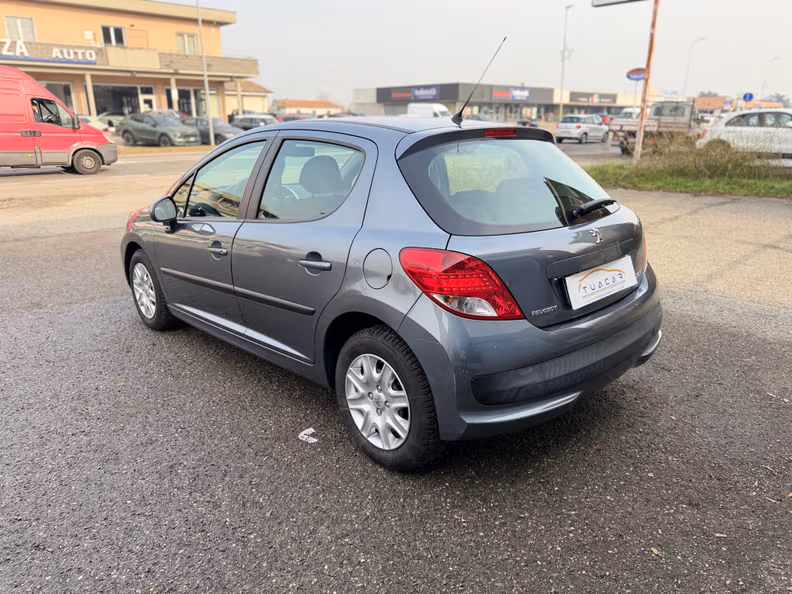 Peugeot 207 - 3