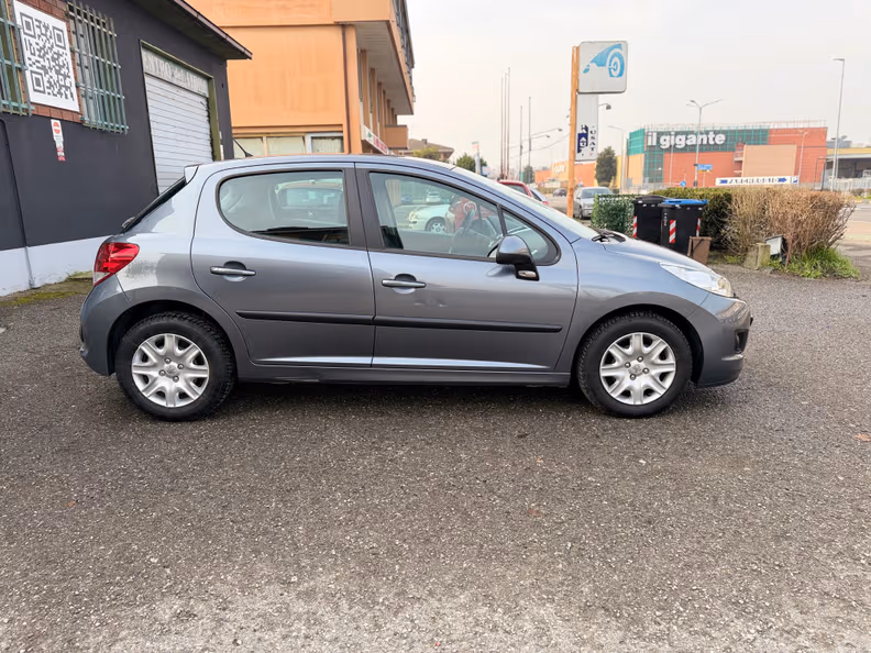 Peugeot 207 - 6