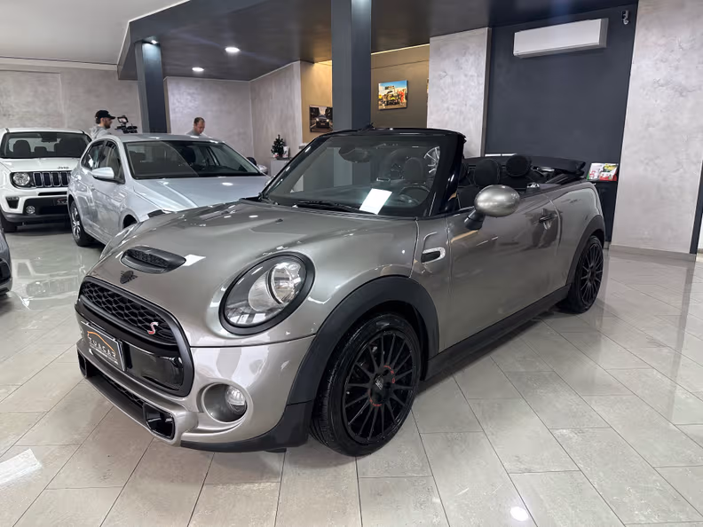 Mini Convertible - 1