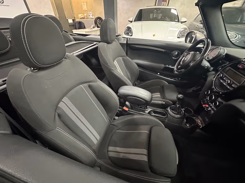 Mini Convertible - 9