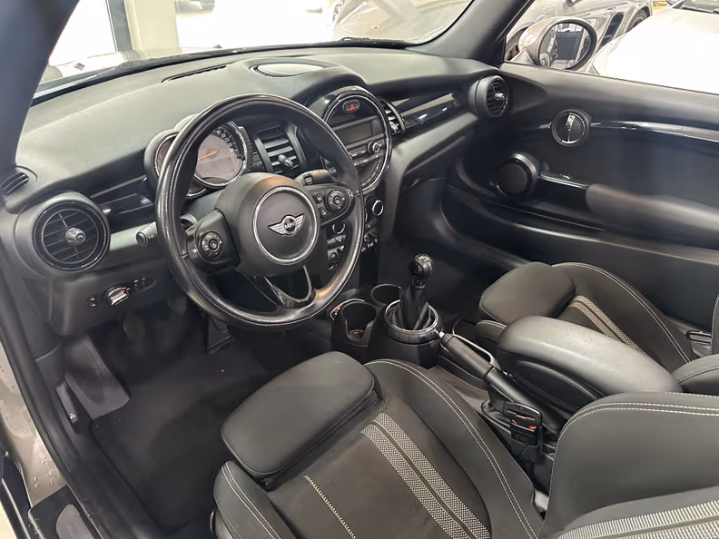 Mini Convertible - 8