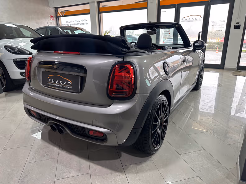 Mini Convertible - 5