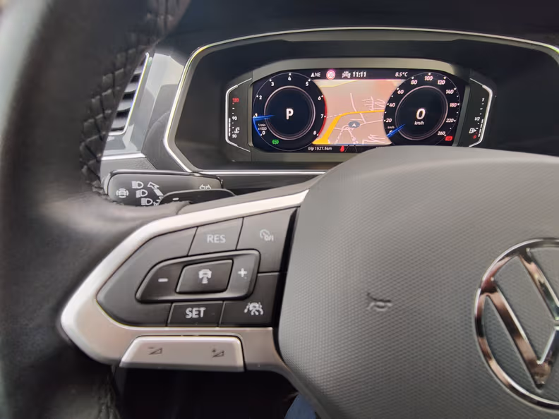 Volkswagen Tiguan - 19