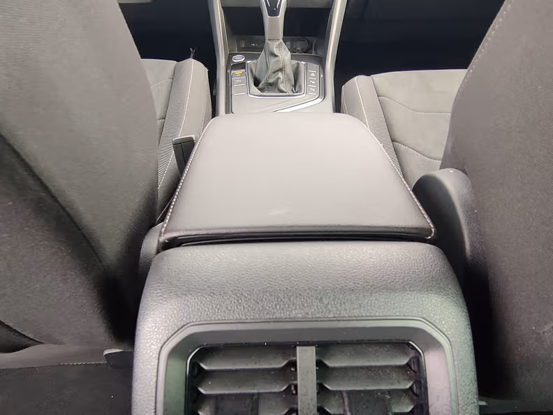 Volkswagen Tiguan - 27