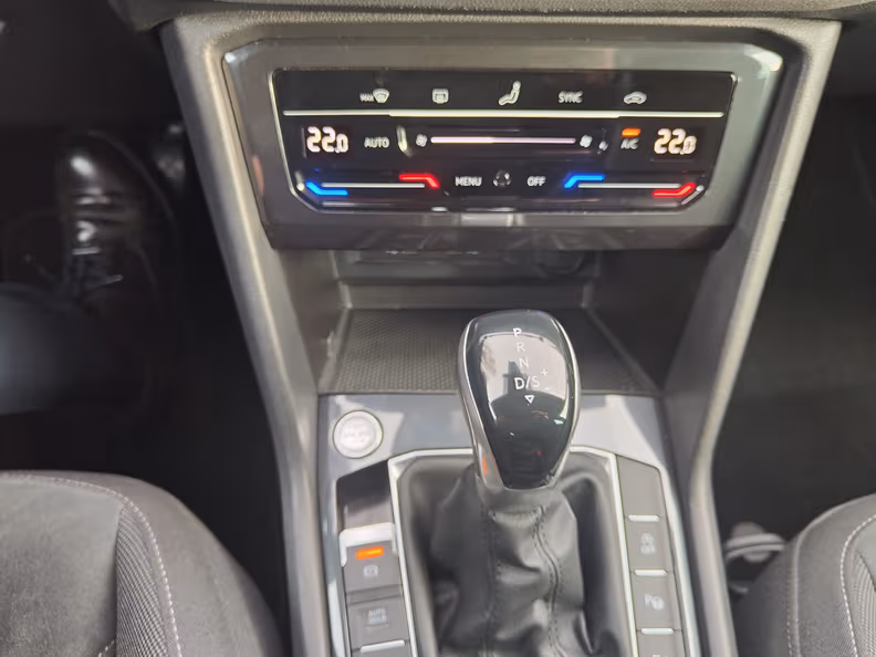 Volkswagen Tiguan - 21