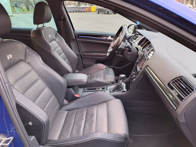 Volkswagen Golf - 27