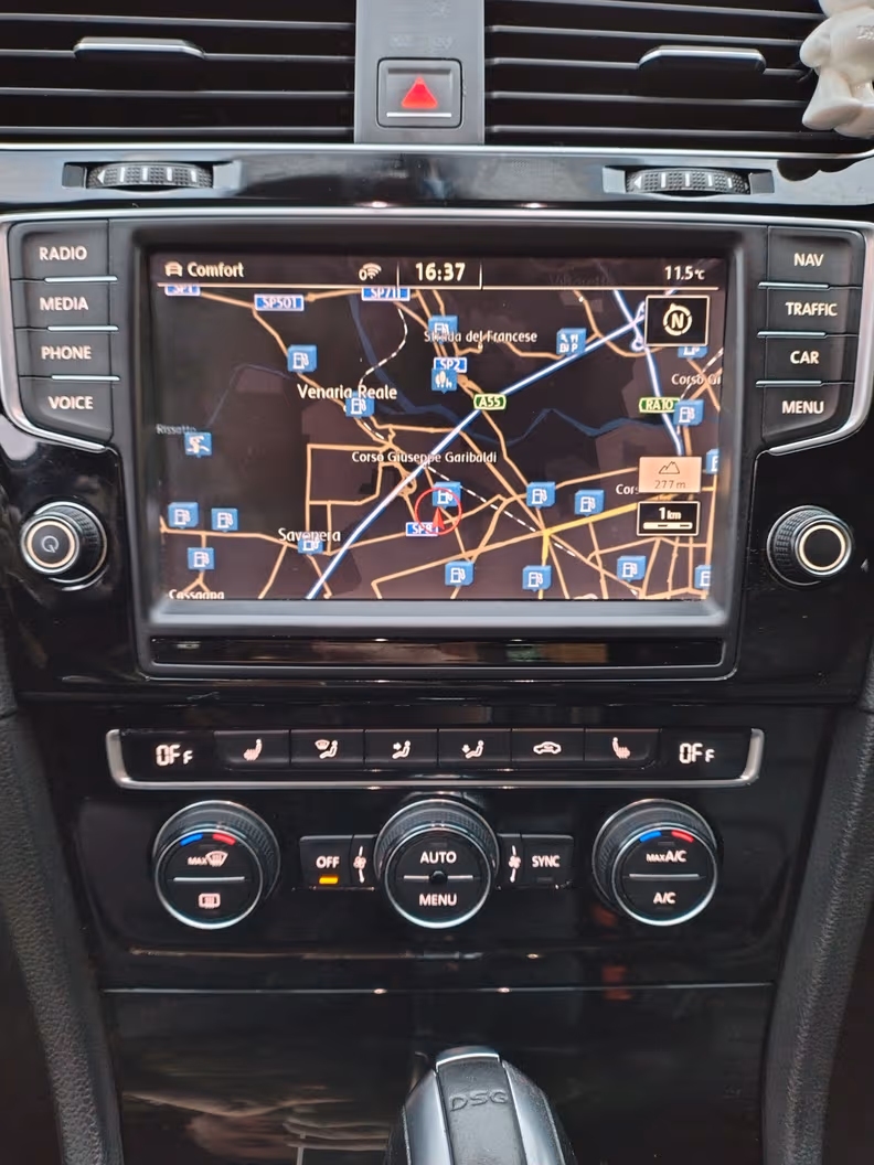 Volkswagen Golf - 14