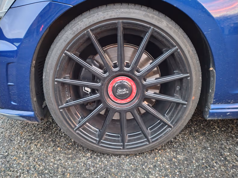 Volkswagen Golf - 45