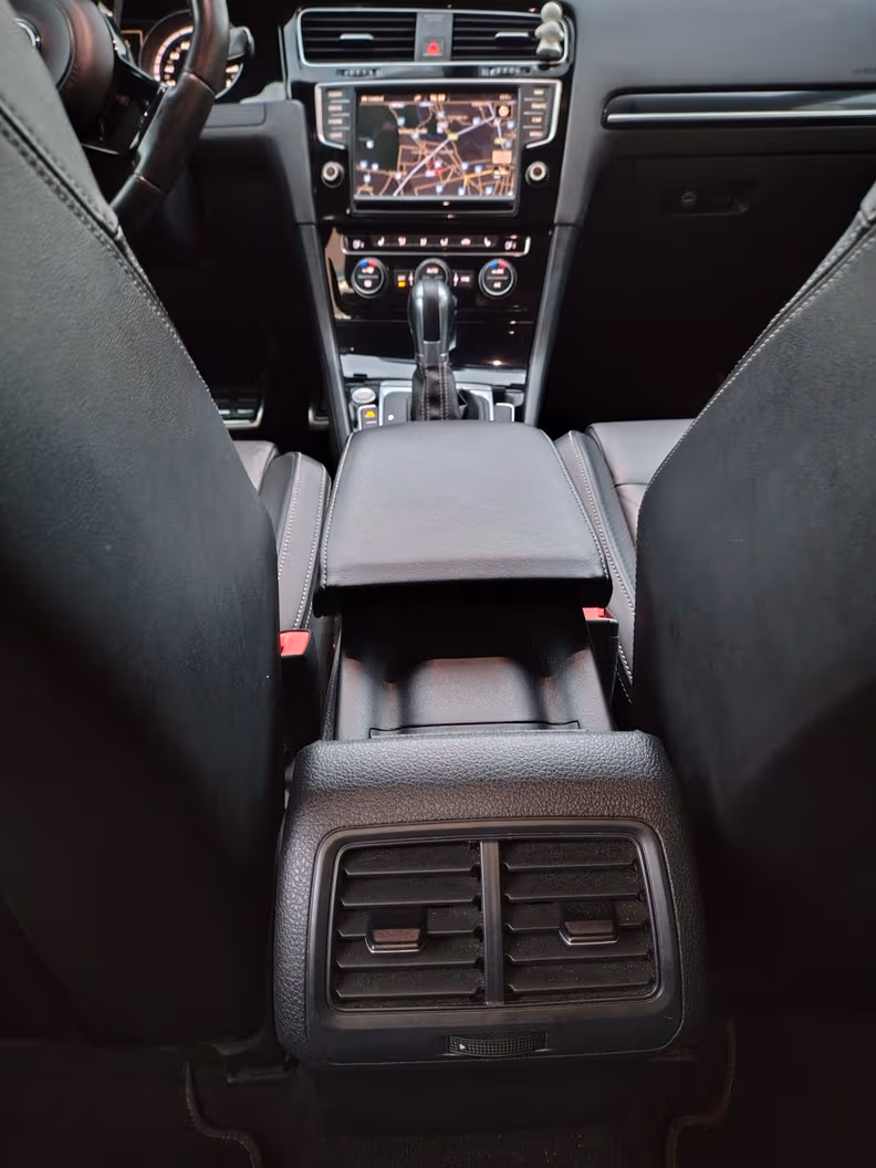 Volkswagen Golf - 24