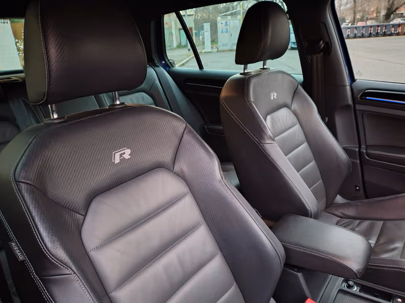 Volkswagen Golf - 29