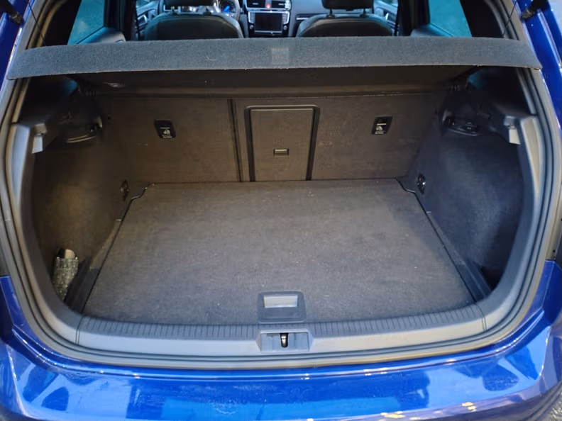 Volkswagen Golf - 50