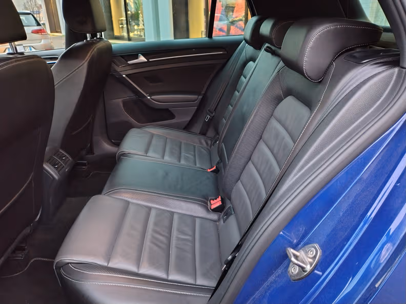 Volkswagen Golf - 25