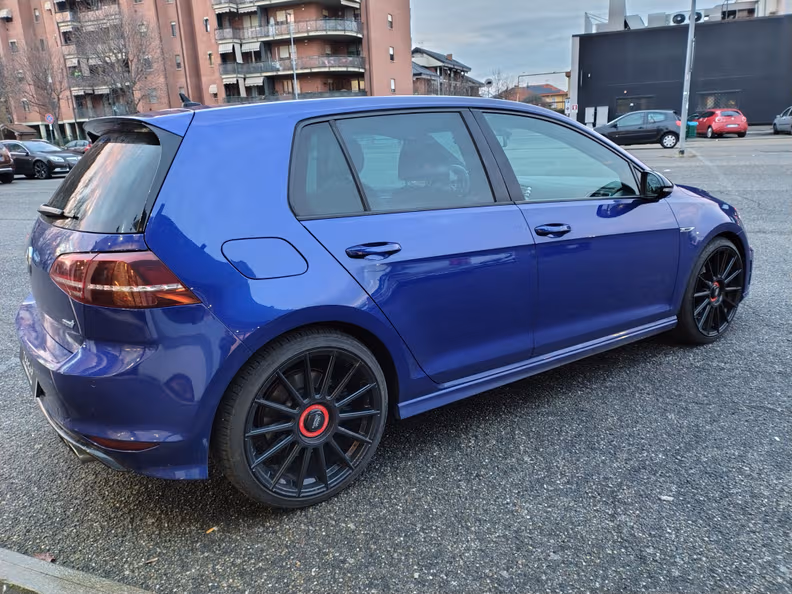 Volkswagen Golf - 32