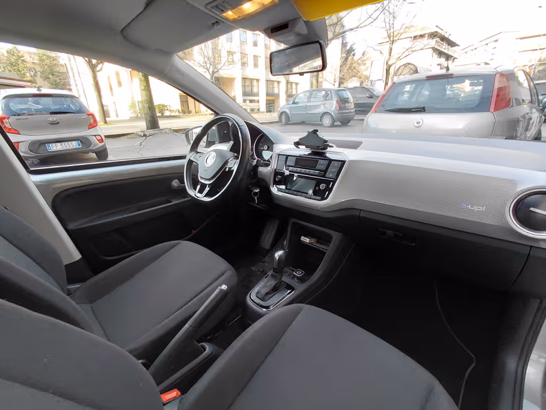 Volkswagen UP! - 10