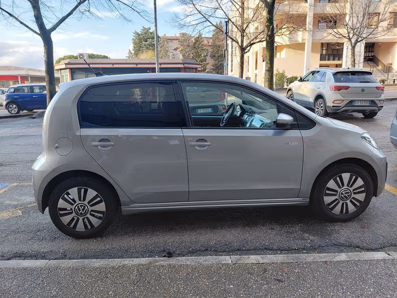 Volkswagen UP! - 30
