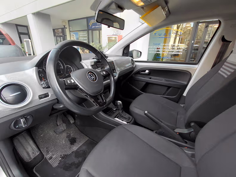 Volkswagen UP! - 7